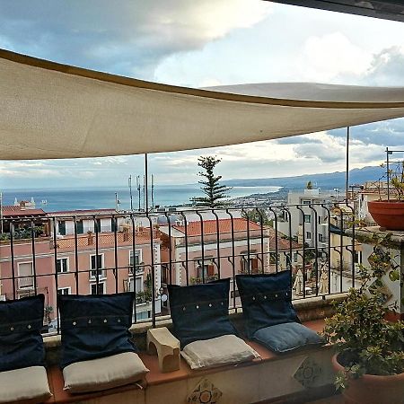 Aly Art Apartment Taormina Duomo, Gulf & Etna View Kültér fotó