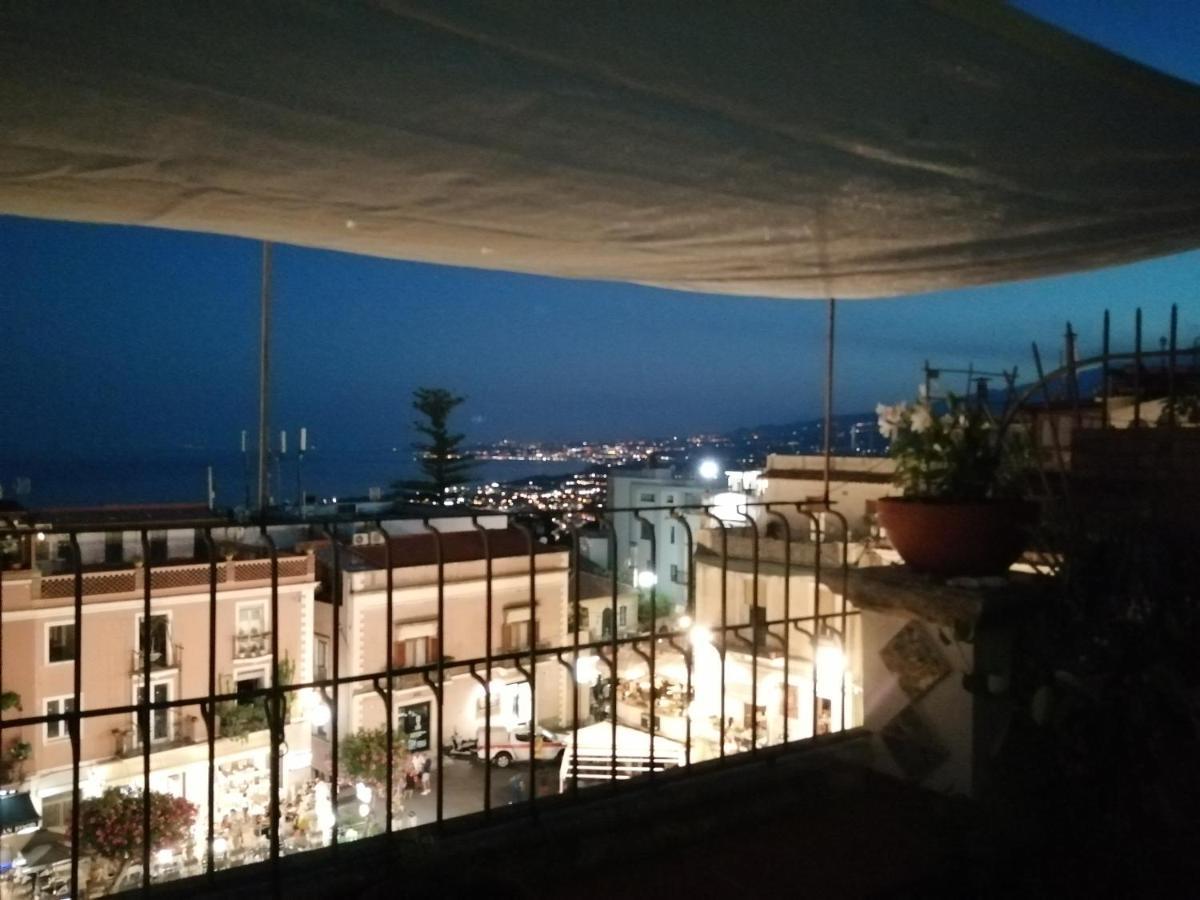 Aly Art Apartment Taormina Duomo, Gulf & Etna View Kültér fotó