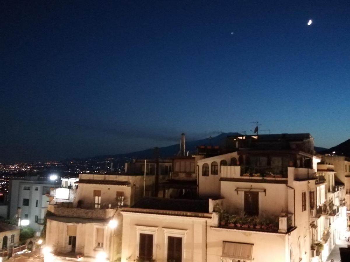 Aly Art Apartment Taormina Duomo, Gulf & Etna View Kültér fotó