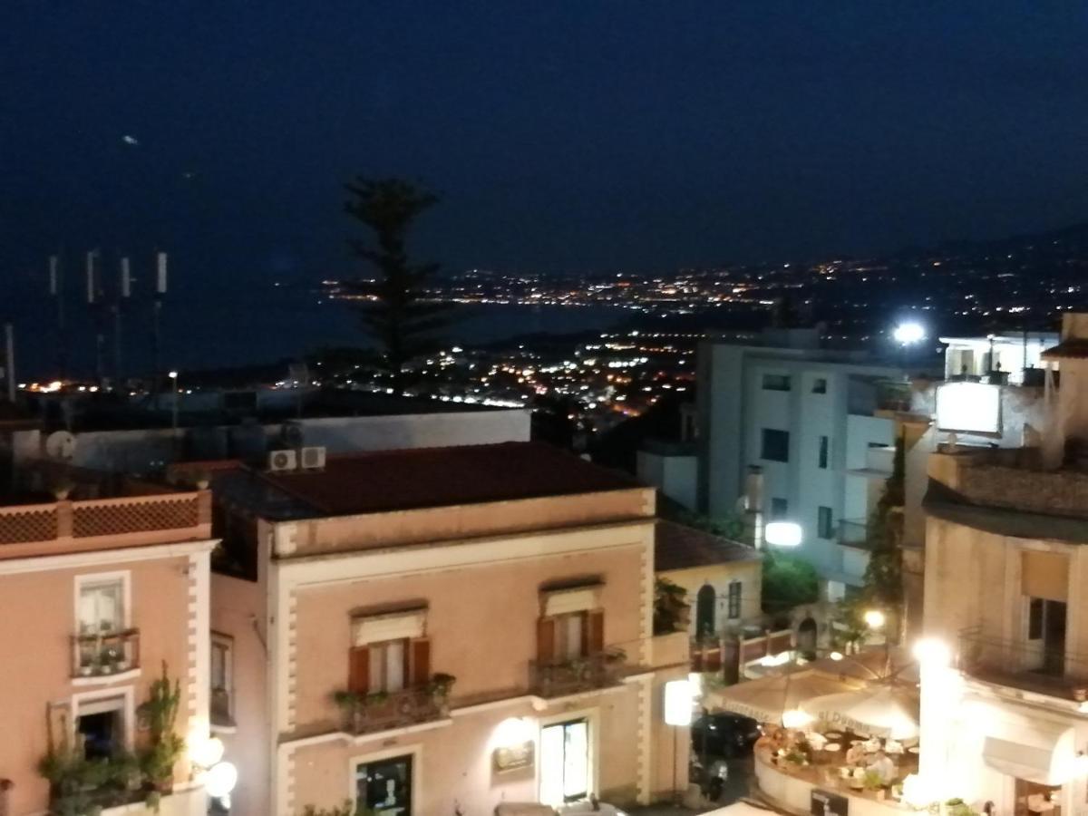 Aly Art Apartment Taormina Duomo, Gulf & Etna View Kültér fotó