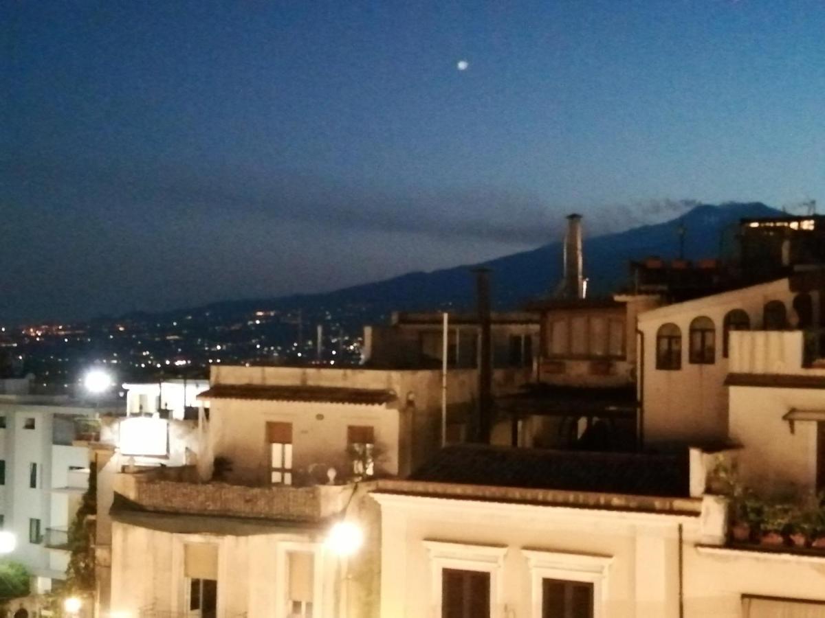 Aly Art Apartment Taormina Duomo, Gulf & Etna View Kültér fotó