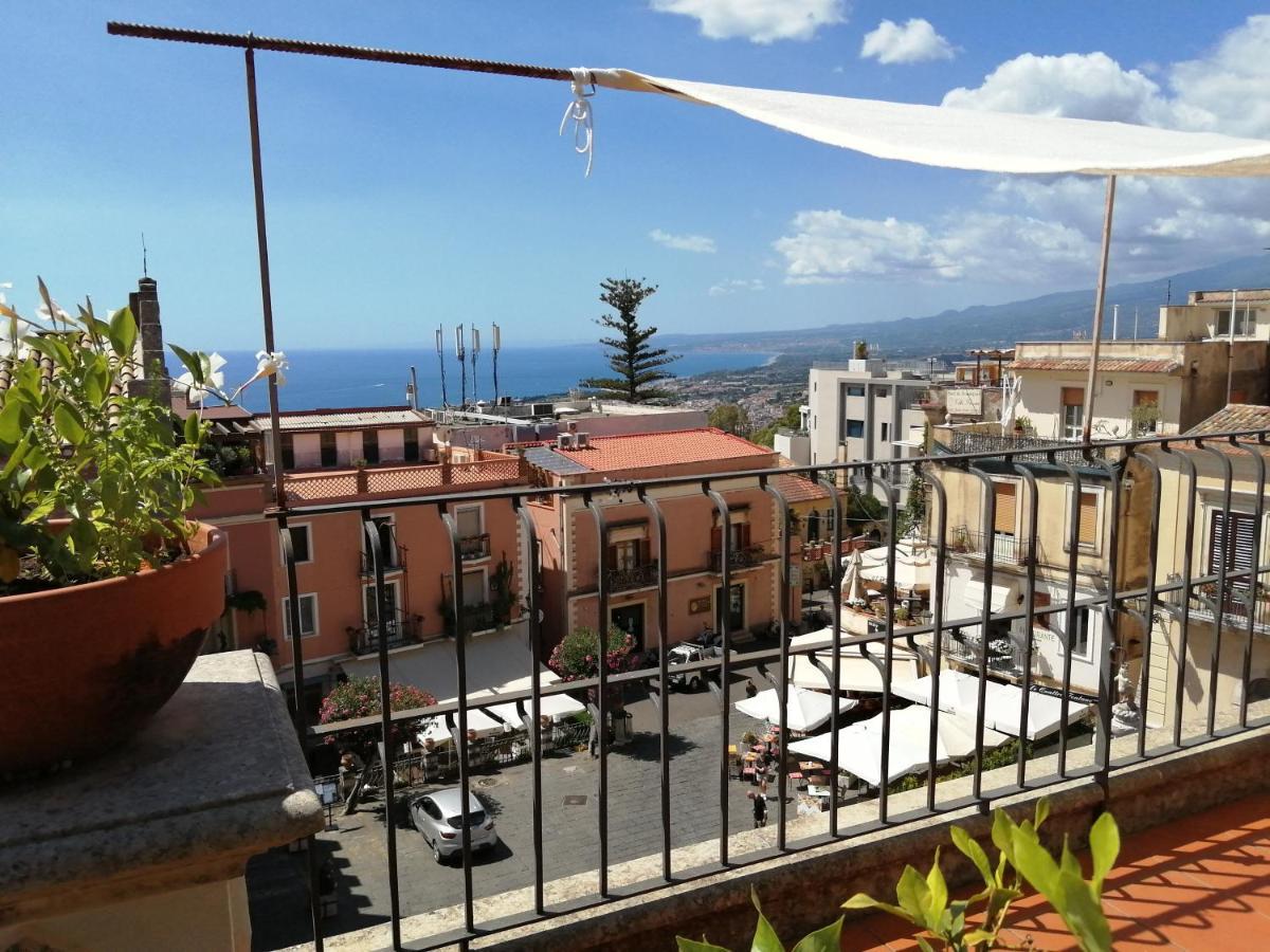 Aly Art Apartment Taormina Duomo, Gulf & Etna View Kültér fotó